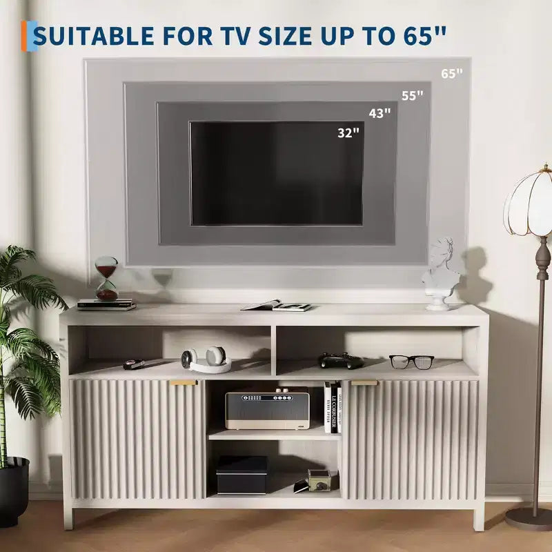 Meuble TV de salon moderne avec console média en bois, portes intégrées et étagères ouvertes.