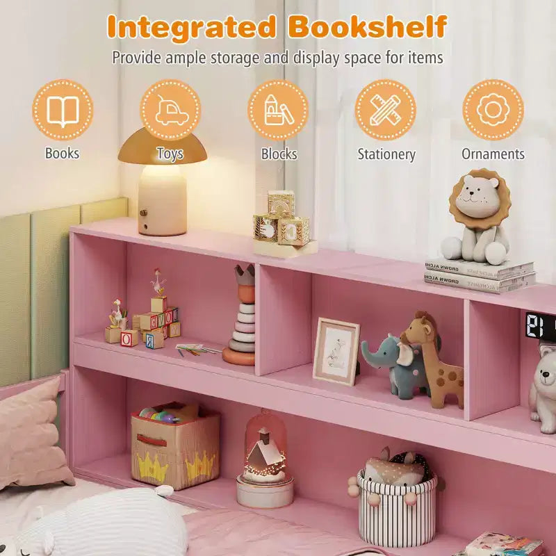 Lit au sol Montessori avec étagères à livres, étagères de rangement et barrières de sécurité.