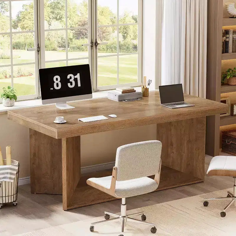 Bureau de direction, bureau informatique avec piètement robuste, établi/bureau de style campagnard.