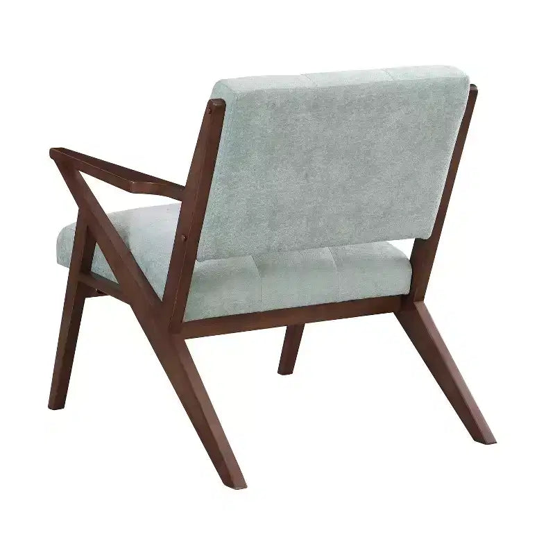 Un fauteuil de salon de style moderne du milieu du siècle avec une assise moelleuse, des accoudoirs inclinés et un cadre en bois massif.