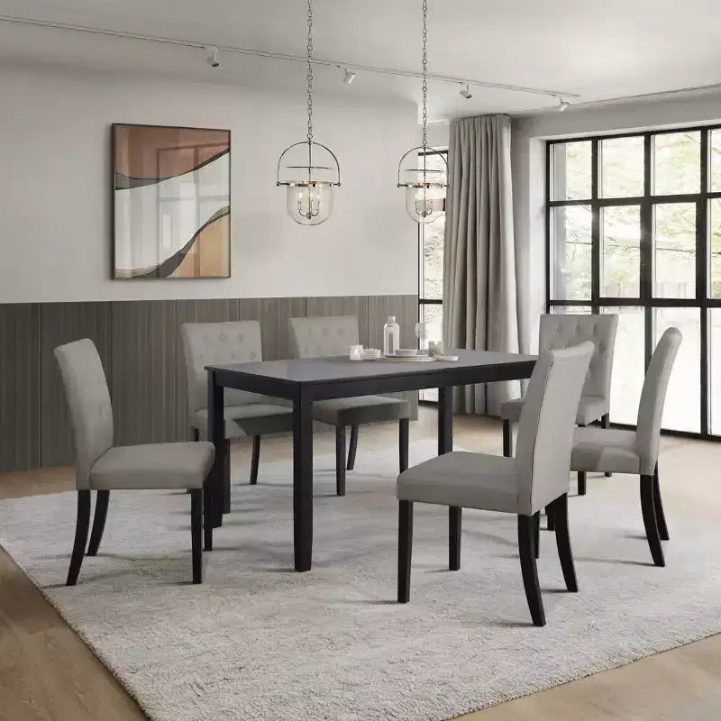 Ensemble table et chaises de salle à manger, incluant des housses de chaise en lin