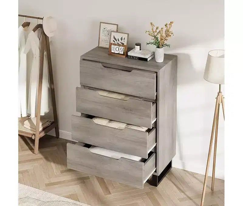 Meuble de rangement haut en bois à quatre tiroirs, de conception indépendante.
